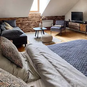 Cozy And Warm In The Heart Of Apartmán